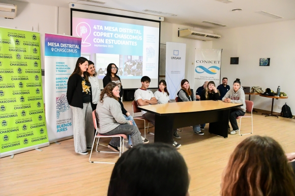 Estudiantes compartieron experiencias de formación y trabajo en la mesa del COPRET