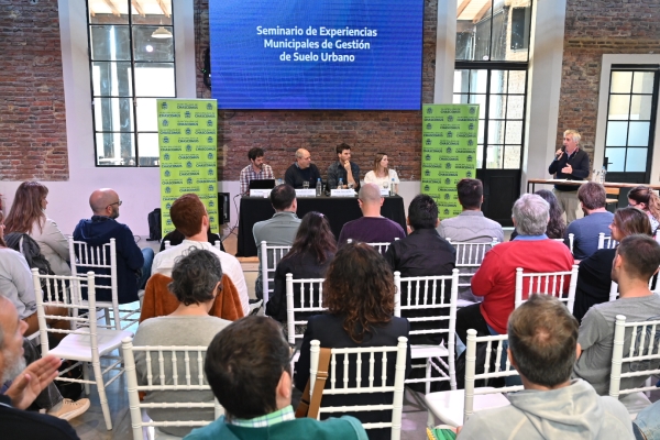 Seminario de experiencias municipales de gestión de suelo urbano