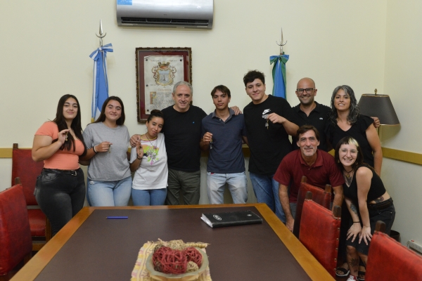 Entrega de llaves a los nuevos estudiantes de la Residencia Universitaria de Chascomús en La Plata 