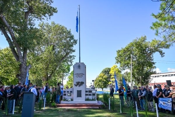 Acto Oficial por el Día del Veterano y de los Caídos de la Guerra de Malvinas