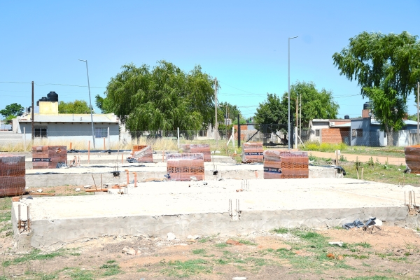 Avanza la construcción de viviendas en el barrio 30 de Mayo